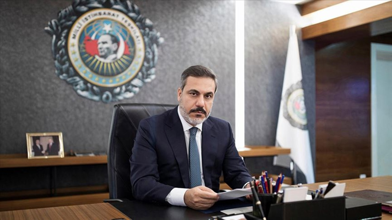 Hakan Fidan'ın ismiyle açılan sahte hesaptan skandal mesajlar!