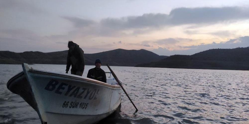 Denize kıyısı olmayan Yozgat’ta tekne balıkçılığı ile geçimlerini sağlıyorlar