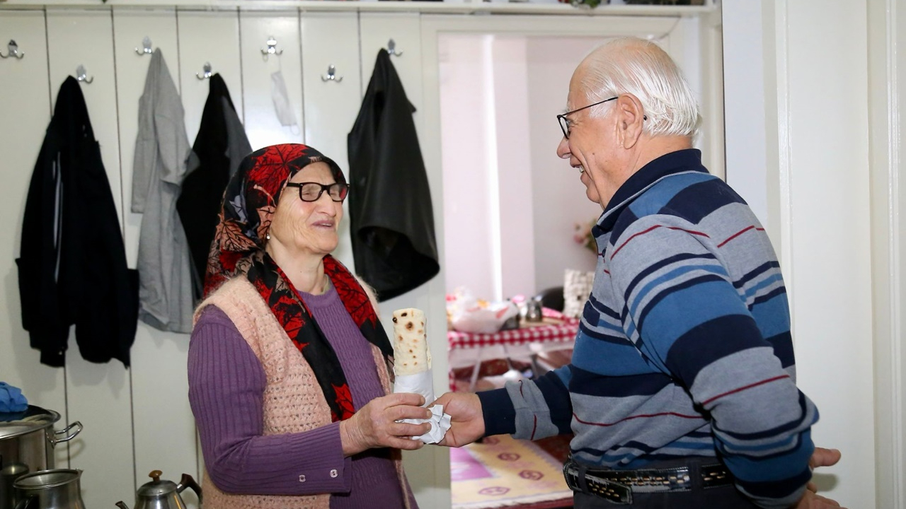 Aksaray Belediyesi'nden gülümseten 14 Şubat paylaşımı