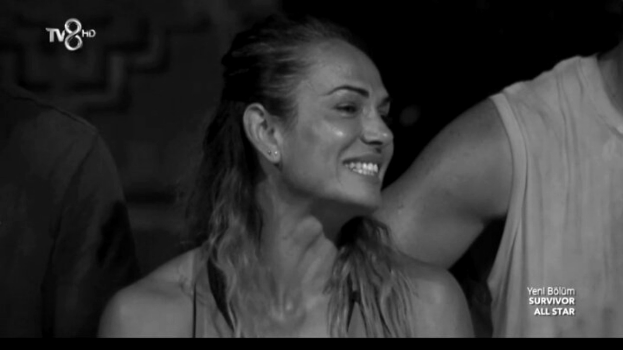 Survivor 2022'de Nagihan Hikmet'e Abayı Yaktı! Konseyde Hikmet'i Öven Nagihan Gönüllüleri Çatlattı!