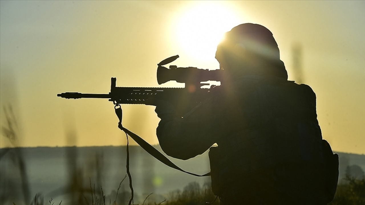 Operasyon bölgelerinde saldırı hazırlığındaki 10 terörist öldürüldü