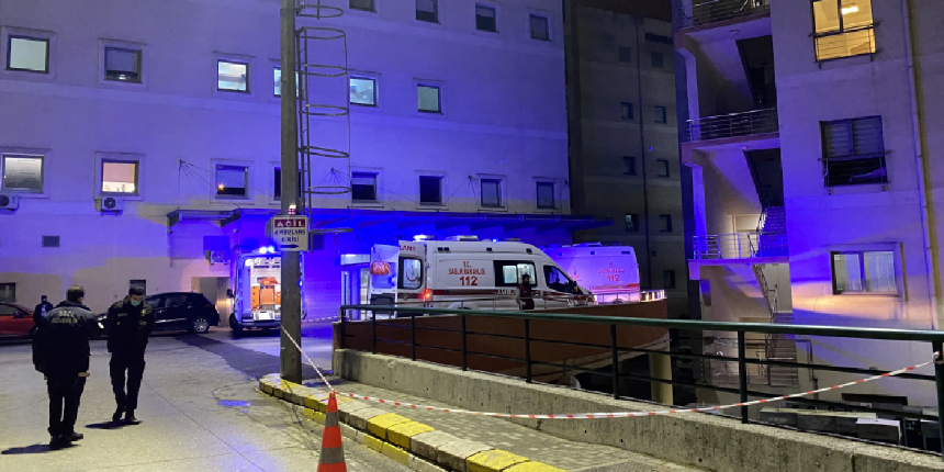Hastanede korku dolu anlar! Husumetlisini vurup kayıplara karıştı