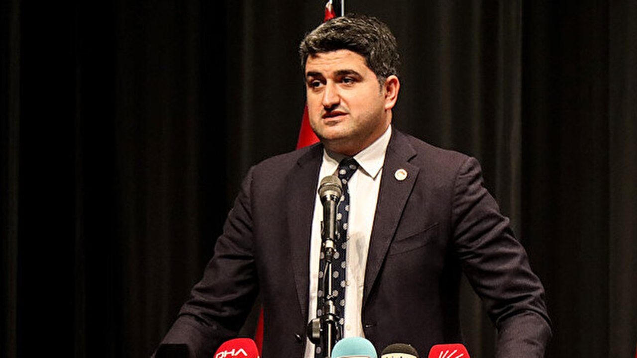 CHP'li Onursal Adıgüzel 14 Şubat üzerinden Cumhurbaşkanı Erdoğan'ı hedef aldı