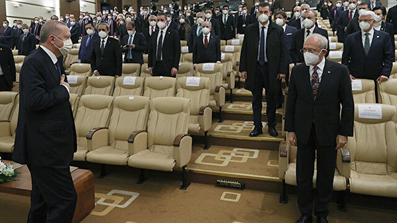 Cumhurbaşkanı Erdoğan ile Kemal Kılıçdaroğlu törende selamlaştı