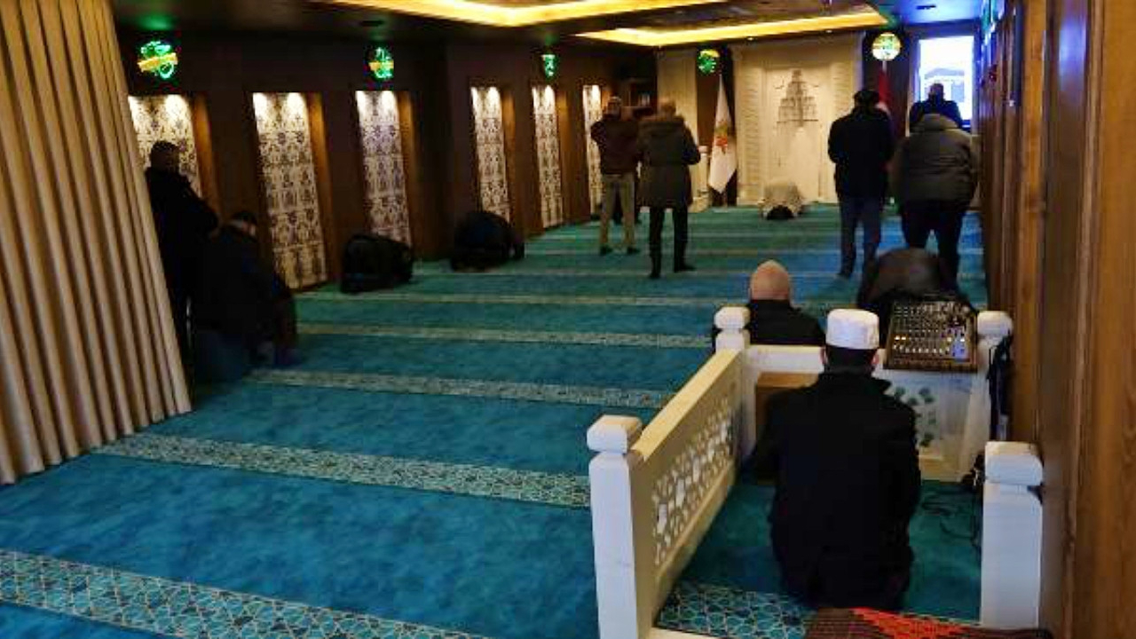 Trabzon'daki bu camide sadece 3 vakit namaz kılınıyor! Nedenine inanamayacaksınız...