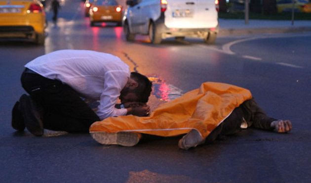 Fatih'te motosiklet kazası: 1 ölü, 2 yaralı!