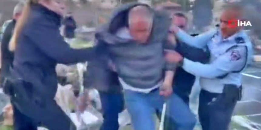 İsrail güçleri koltuk değnekli yaşlı adamı darp etti!