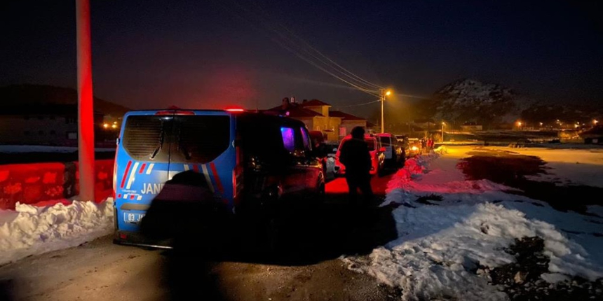Afyonkarahisar’da intihar girişimi: Hem kendini hem de jandarma astsubayı vurdu!