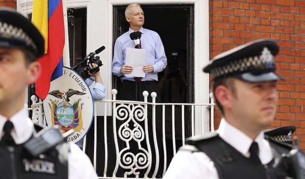 İsveç mahkemesinden flaş Assange kararı! 5 yıldır büyükelçilikte yaşıyordu...
