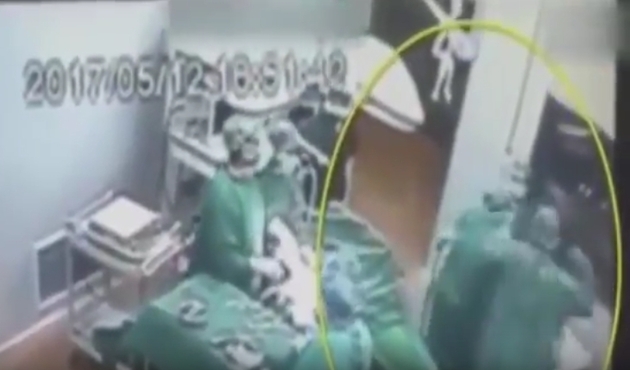 İnanılmaz olay! Hastayı ameliyat masasında bırakıp kavga ettiler... / VİDEO