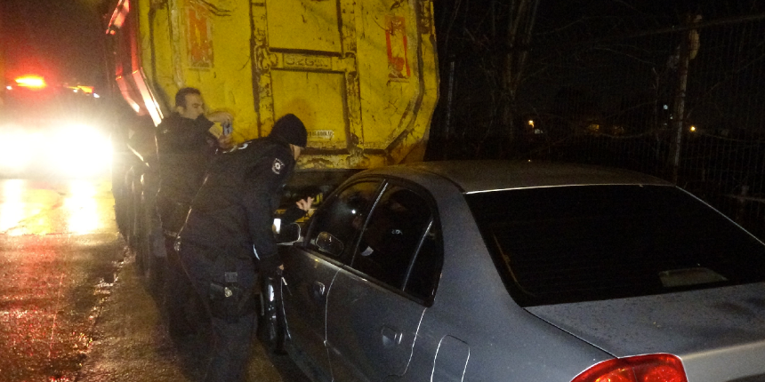 Çakmak gazı otomobilde bomba gibi patladı