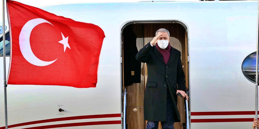Milli Savunma Bakanı Hulusi Akar'ın uçağı Münih'e indi