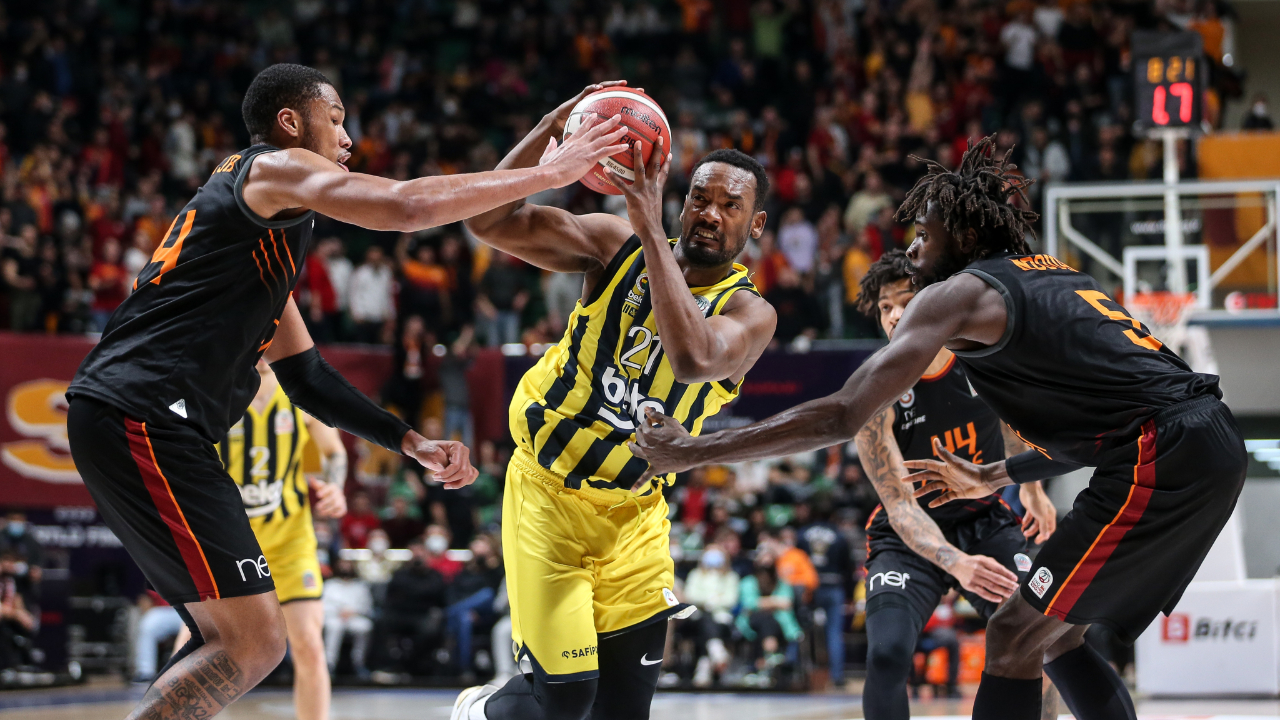 Basketbol Türkiye Kupası'nda ilk finalist Fenerbahçe Beko...