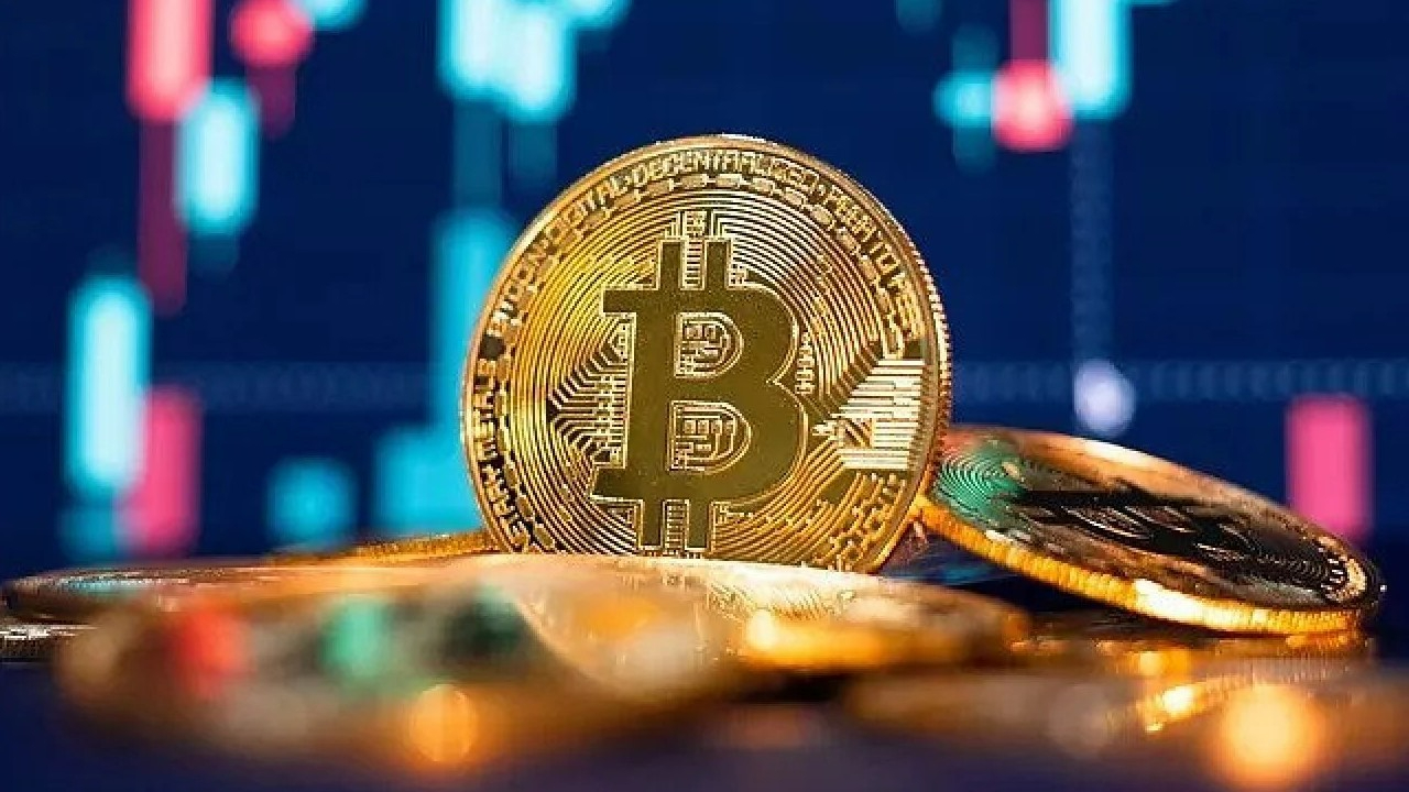 Bitcoin'de dalgalanma sürüyor: Ünlü CEO'dan çok çarpıcı tahmin