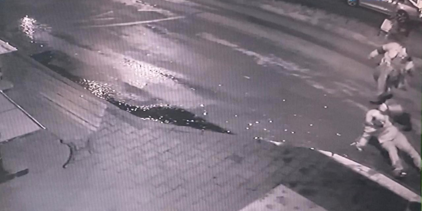 İstanbul'da dehşet anları! Defalarca kafasını tekmeleyip ateş etti