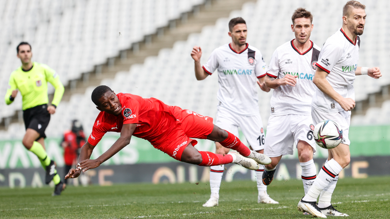 Karagümrük evinde Sivasspor'u tek gole devirdi... Borini'den 3 puanı getiren penaltı