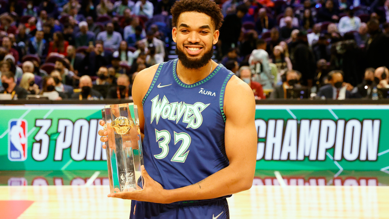 2.11'lik Timberwolves uzunu Karl-Anthony Towns, üç sayı yarışmasını kazandı