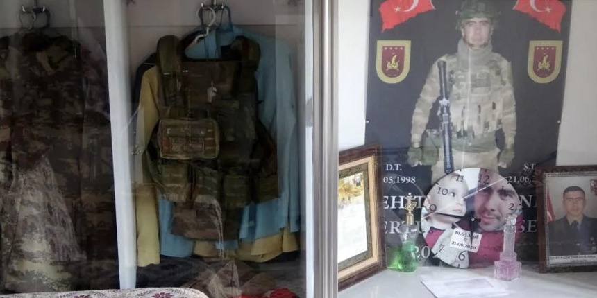 Şehit askerin evinde mucize olay: Bütün ev kül oldu sadece fotoğrafı sağlam kaldı