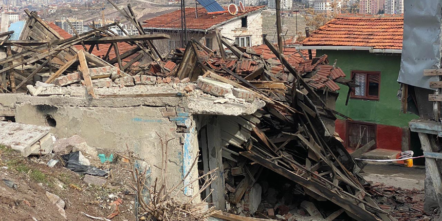 Ankara'da gecekonduda göçük! Çok sayıda ekip sevk edildi