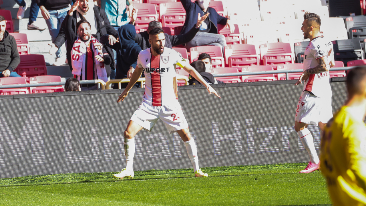 Samsunspor evinde Denizlispor'a 5 çekti, Yasin Öztekin hat-trick yaptı