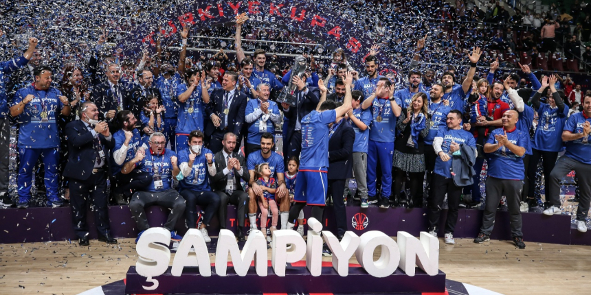Kupa'da şampiyon Anadolu Efes! Fenerbahçe Beko'ya finalde tarihi fark...