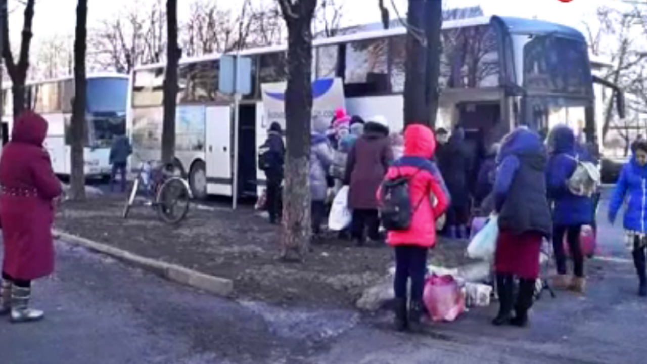 Çatışmaların devam ettiği Donetsk'de siviller perişan oldu!