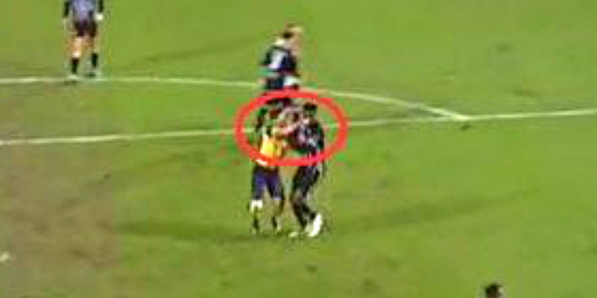 Galatasaraylı futbolcu sahada iki kez bilincini kaybetti!