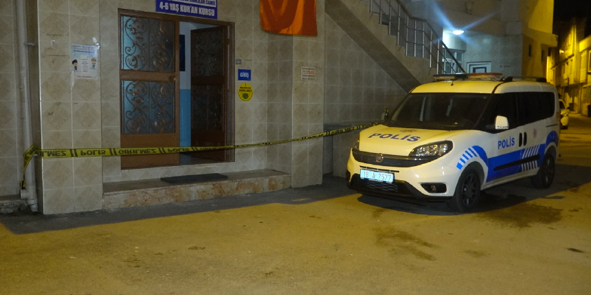 Camiyi soymaya kalkan hırsız imamı ağır yaraladı!