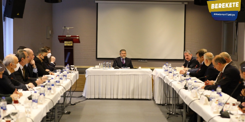 TGDF üyeleri ile görüşen Bakan Nebati'den #KazananTürkiye kampanyasına destek çağrısı