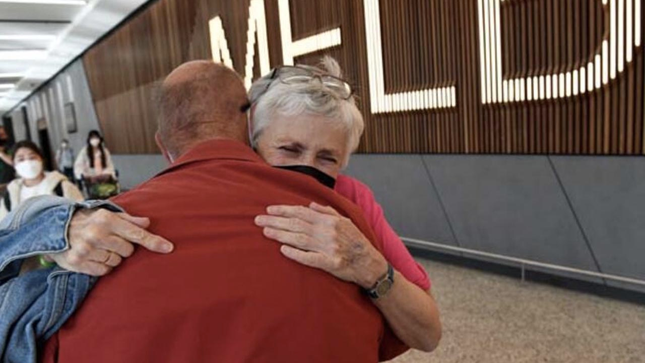Avustralya sınırlarını 704 gün sonra açtı: Duygu dolu anlar yaşandı