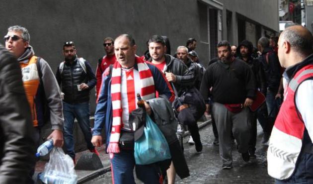 Olympiakos tribün lideri otelde uyuya kaldı!