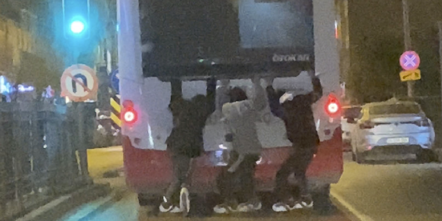 Patenli çocukların tehlikeli yolculuğu kamerada