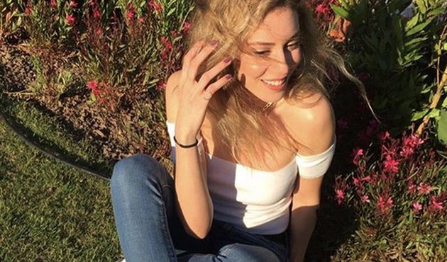 Sinem Kobal ekranlara dönüyor!