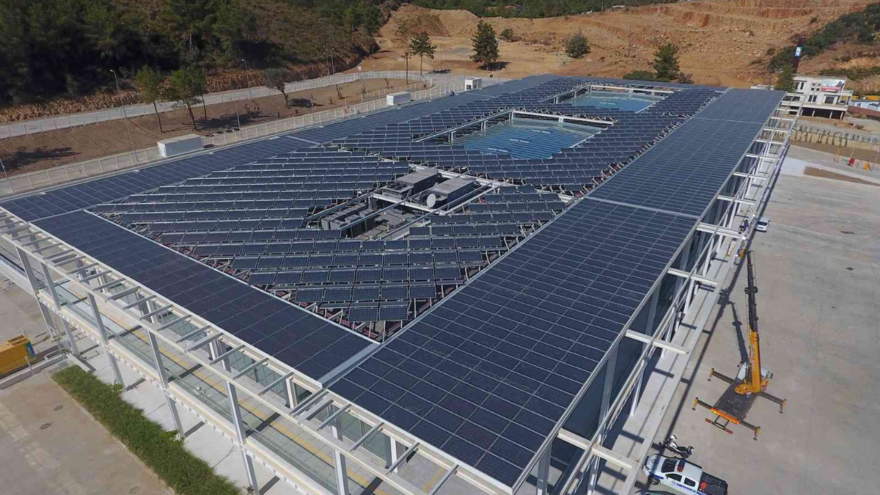 Muğla Büyükşehir güneş enerjisi kullanıyor