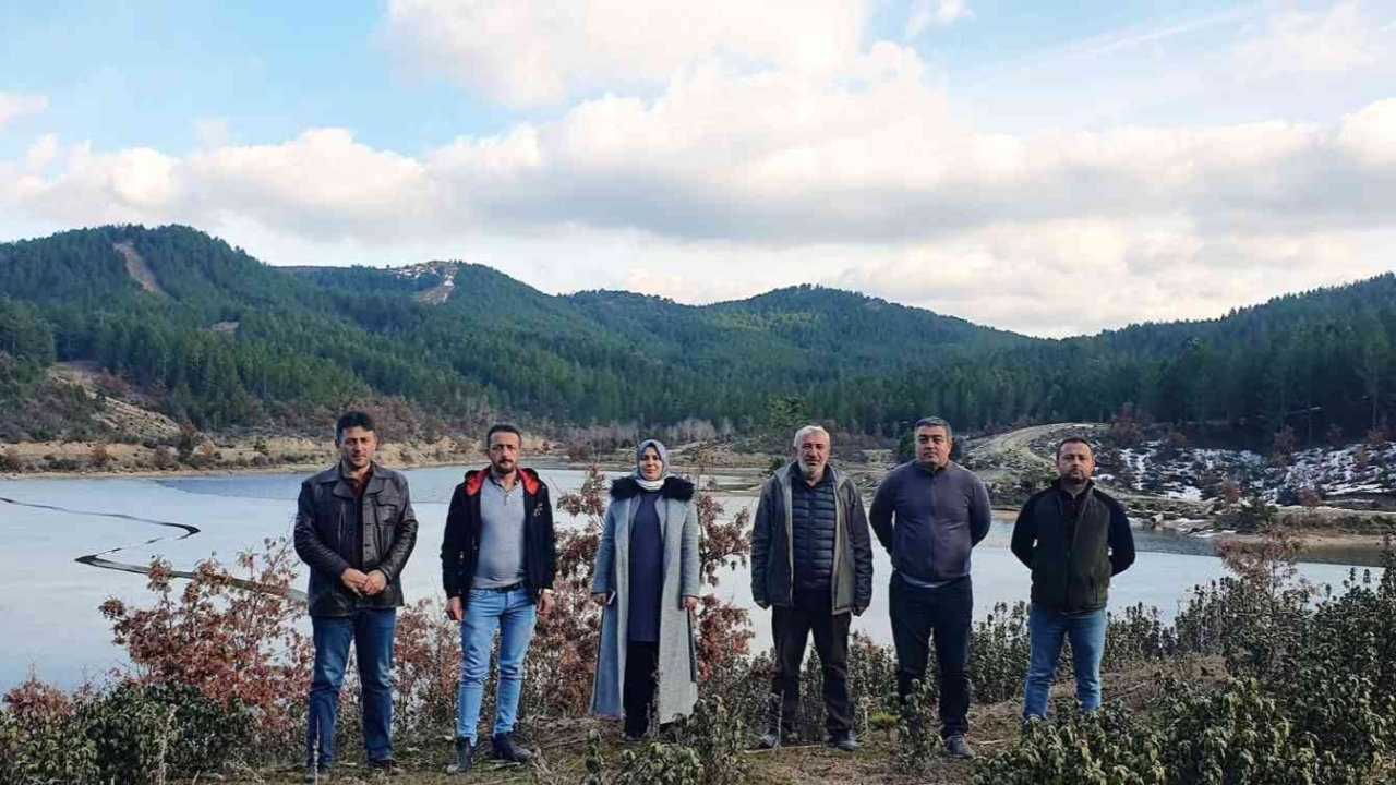 Kaymakam Özay, orman fidanlığında