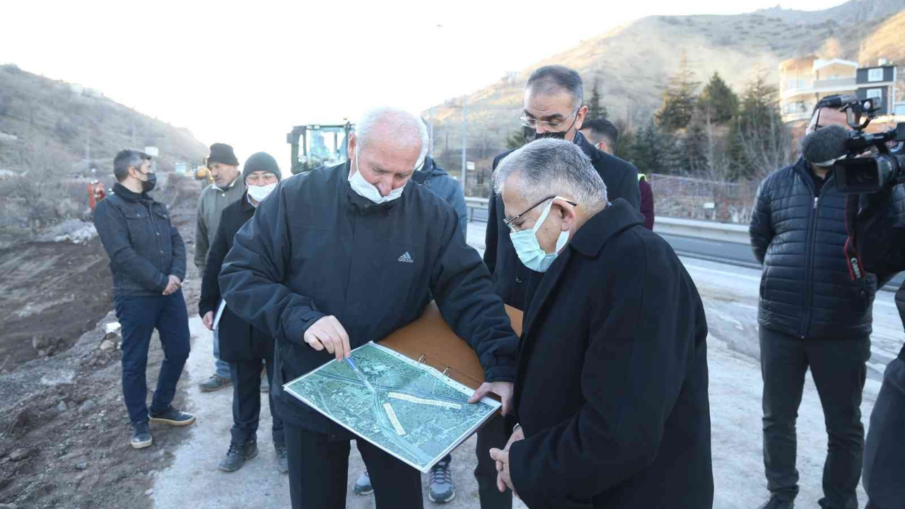 Başkan Büyükkılıç: "Trompet modeli katlı kavşak projemizde çalışmalar sürüyor"