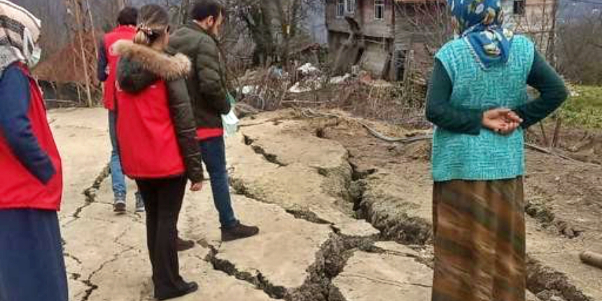 Karabük'teki heyelan nedeniyle boşaltılan ev sayısı 21 oldu