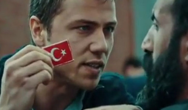 Söz dizisi 22 Mayıs akşamı yayınlanan son bölümdeki 'Bayrak sevdalısı' ile gündem oldu