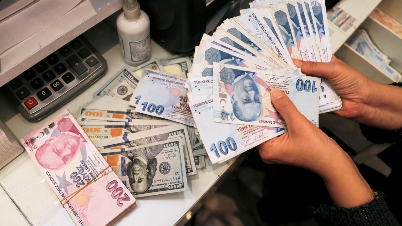 Maliye Bakanlığı uyardı: TL'ye güvenmeye devam edin, riskli pozisyonlardan kaçının!