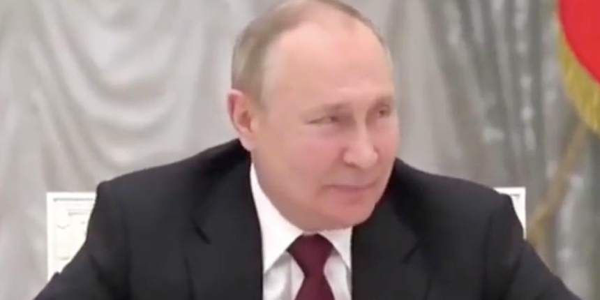 Toplantıya damga vuran anlar: Putin ile istihbarat şefi arasında gerginlik
