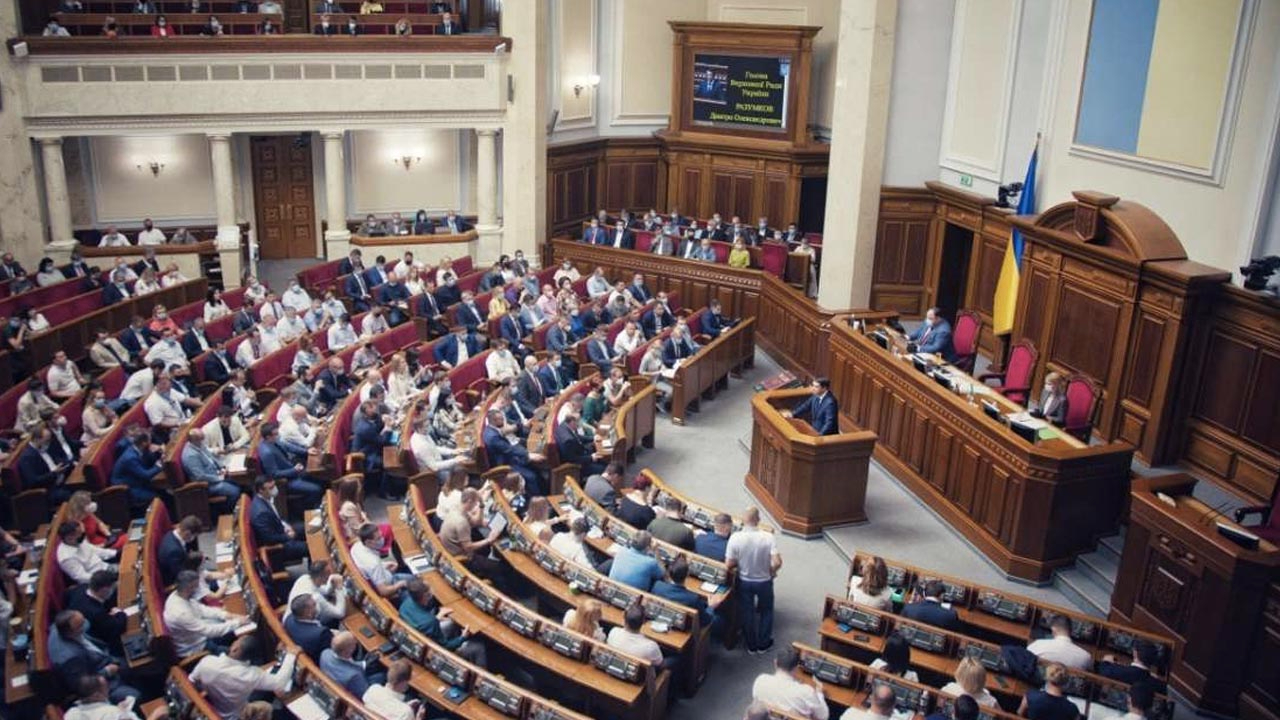 Ukrayna'dan Rusya'ya karşı yeni hamle: Vatandaşlara meşru savunma hakkı tanındı