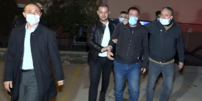 3 çocuğunu rehin alan baba, polise zor anlar yaşattı!