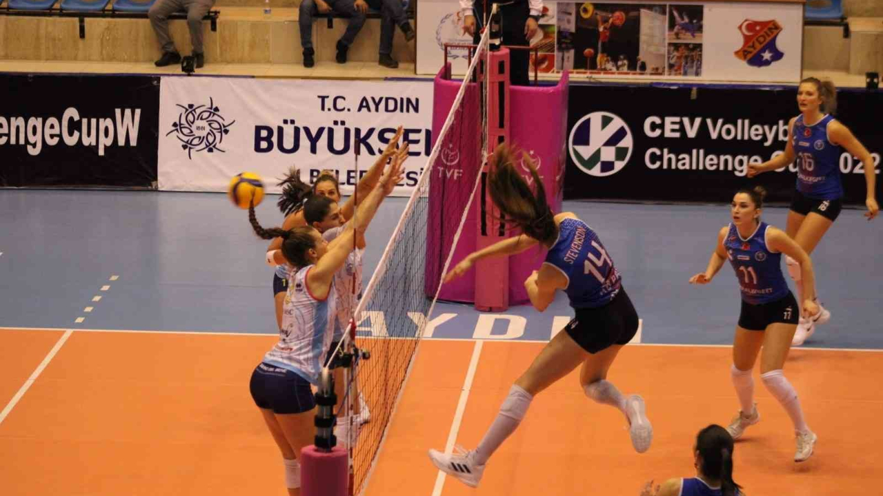 Aydın Büyükşehir Belediyespor, Savino Del Bene Scandicci’ye 3-2 mağlup...