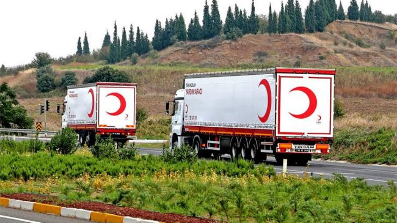 Ukrayna'nın insani yardım çağrısına Türkiye'den yanıt geldi: Kızılay bugün 3 yardım TIR'ı gönderecek!