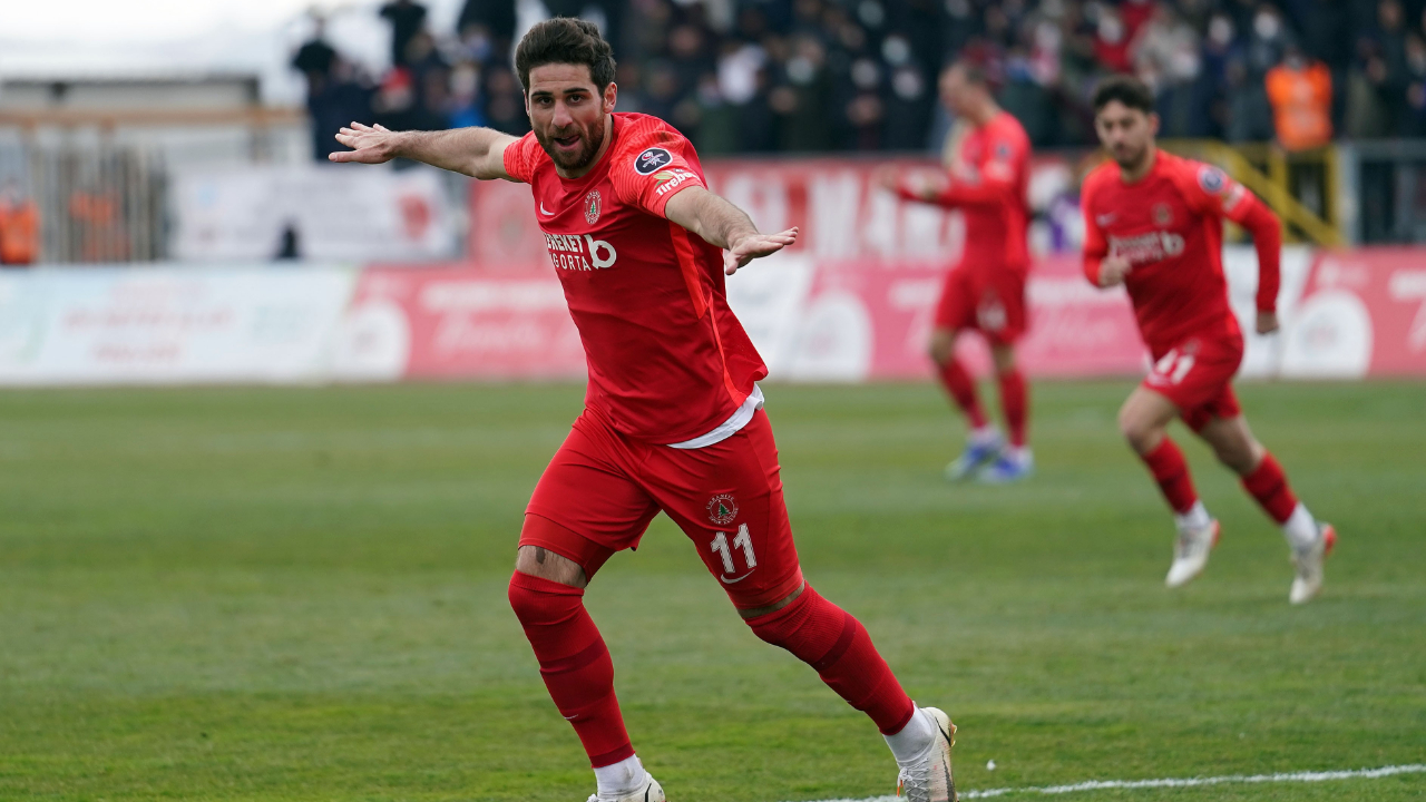 27. haftada Samsunspor'u ağırlayan Ümraniyespor, 3 puanı 3 golle aldı: 3-1...