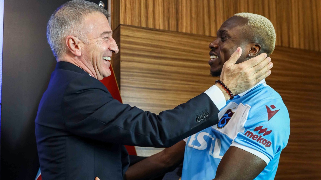 Jean Evrard Kouassi'nin imza törenindeki forma esprisi kırdı geçirdi...