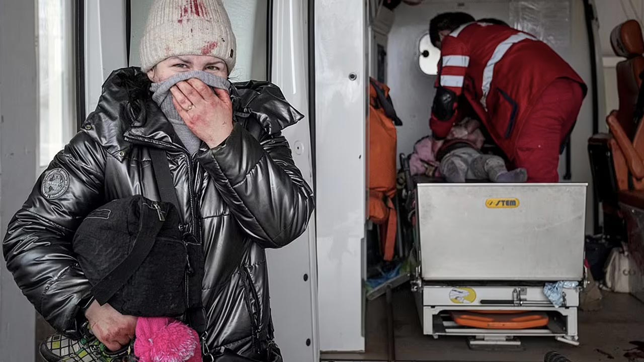 Savaşın acısını en çok çocuklar çekiyor! Pembe pijamasıyla hafızalara kazındı