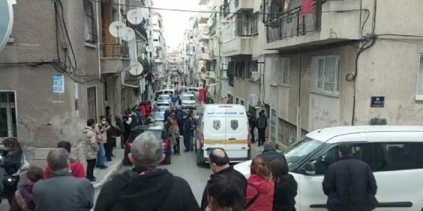 İzmir'de feci yangın: 2 kişi hayatını kaybetti