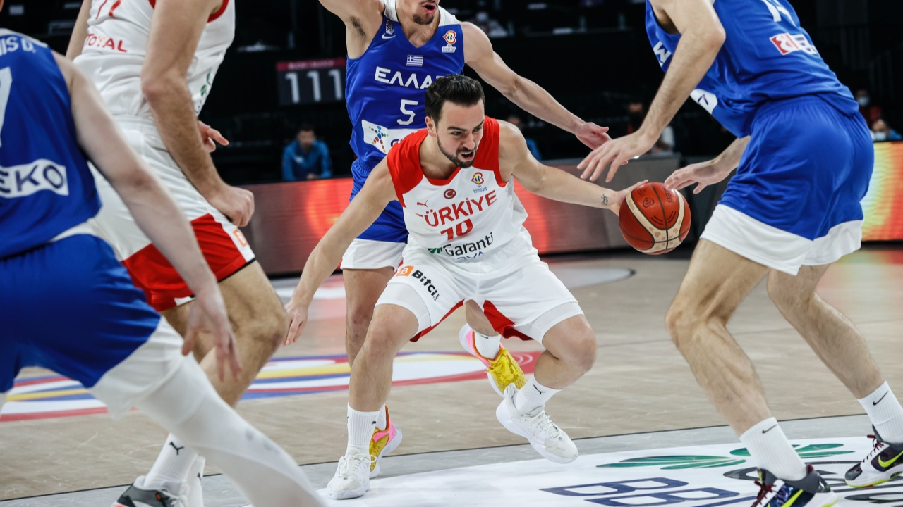 A Milli Takımı, FIBA 2023 Dünya Kupası Elemeleri 4. maçında Yunanistan'a yine mağlup