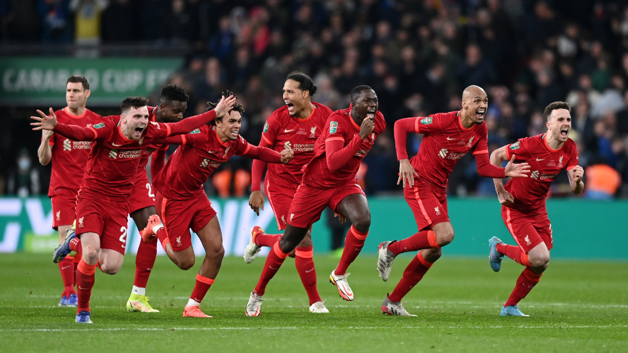 İngiltere Lig Kupası finalinde Chelsea ile Liverpool kapışması...